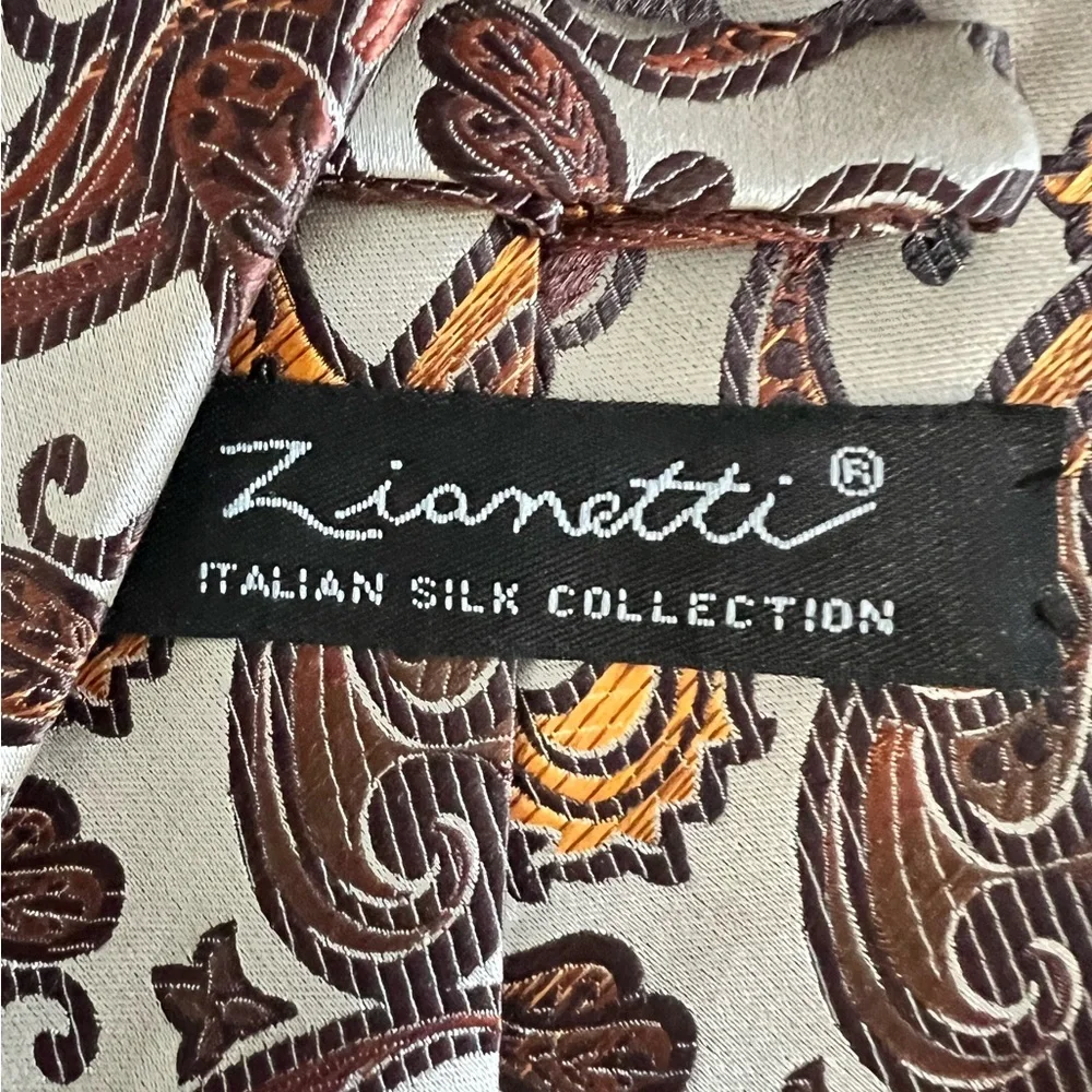 Zianetti Mens Paisley Silk Tie with Gold Accents - Picture 6 of 9